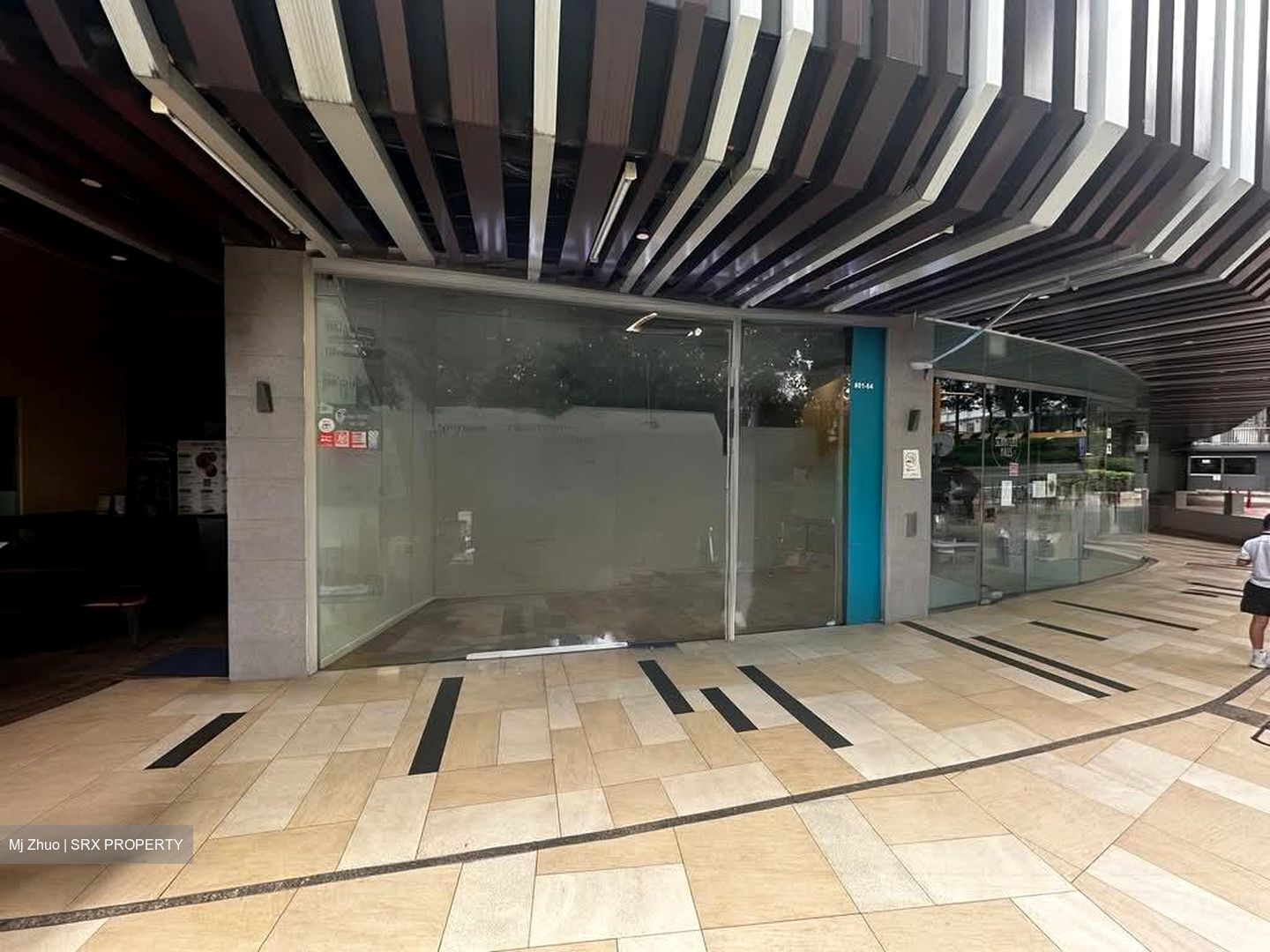 East Village (D16), Retail #585995811